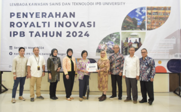 LKST-IPB-Univerity-Serahkan-Royalti-Inovasi-Tahun-2024-Kepada-13-Inovator-770x400